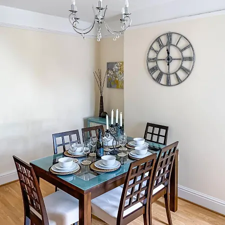 The Groves - Quaint Victorian - Free Parking Holiday home York
