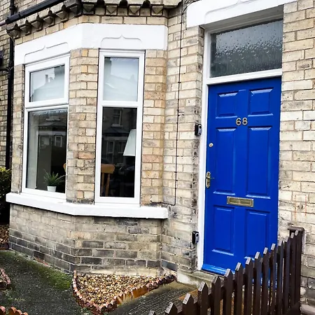 Holiday home The Groves - Quaint Victorian - Free Parking *