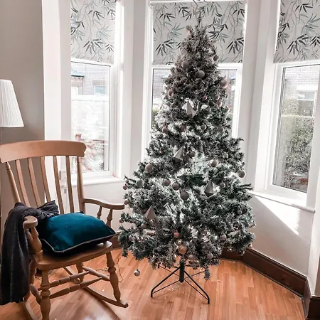 The Groves - Quaint Victorian - Free Parking Holiday home York